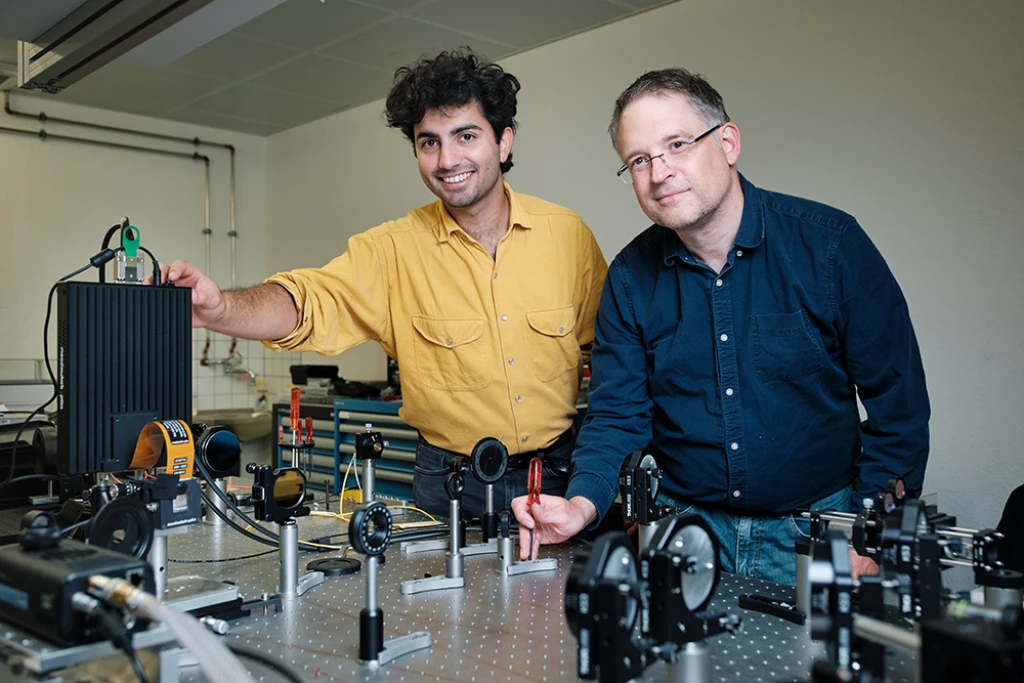 Jonas Kühn und Ruben Tandon_UniBE_hub 5_1000